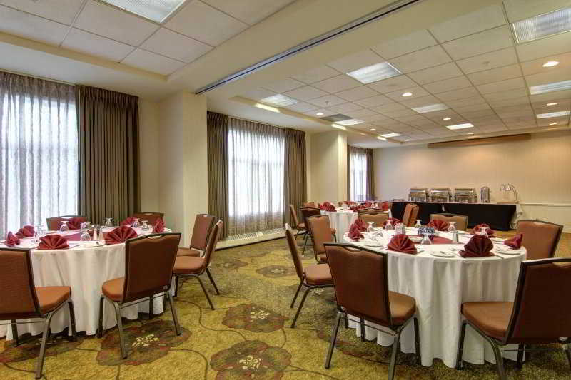 Hilton Garden Inn Calgary Airport Exterior foto